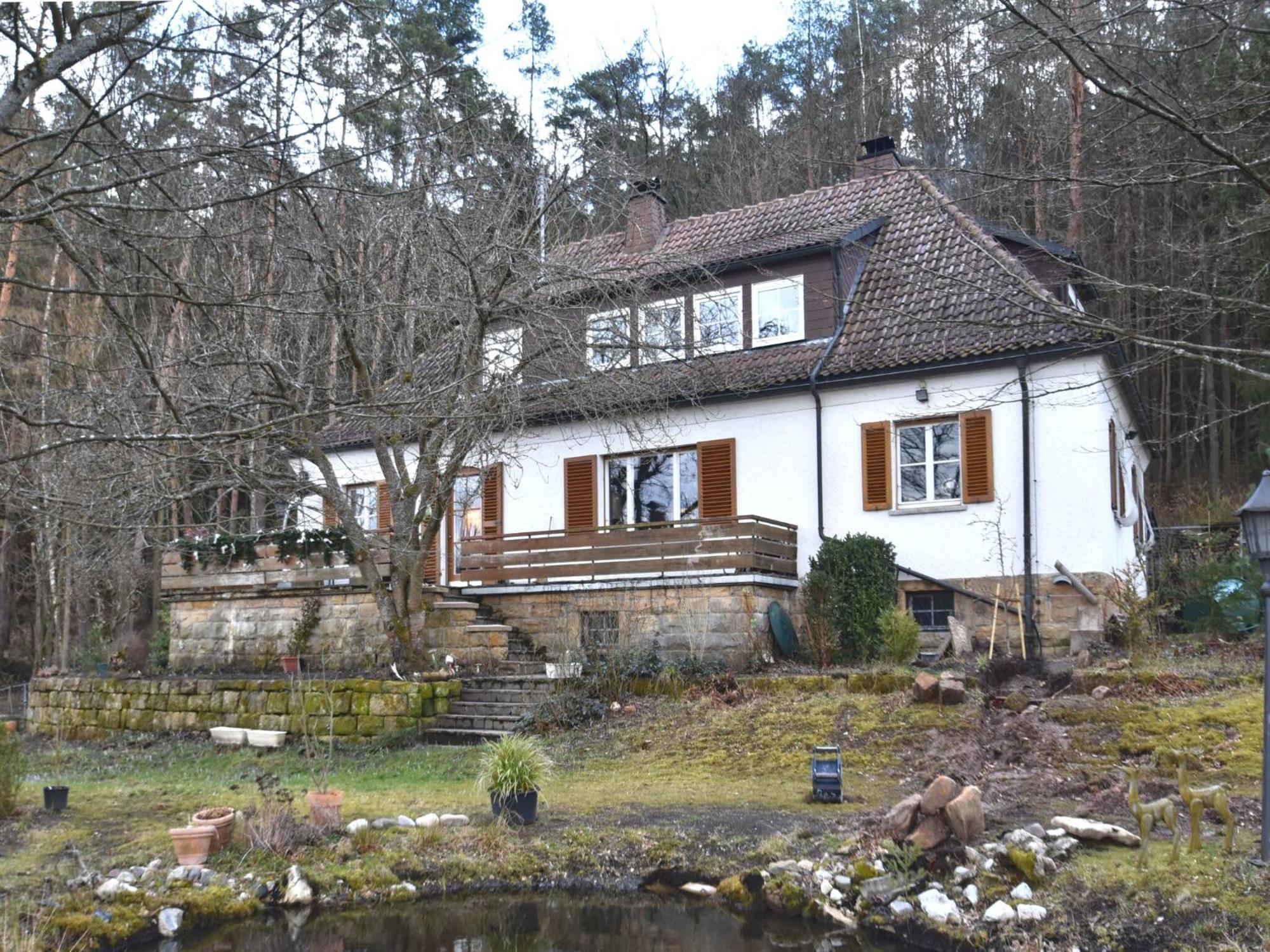 Charming In Wei Enbrunn Near Forest *
